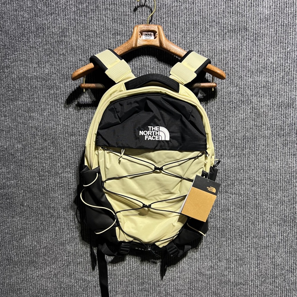 The North Face Borealis Backpack Unisex OS Gravel Black Hiking Travel NF0A52SE